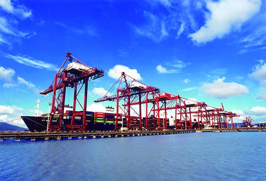 讓外貿(mào)火車(chē)頭跑得更快&mdash;&mdash;加快海關(guān)特殊監(jiān)管區(qū)域整合優(yōu)化方案近日印發(fā)