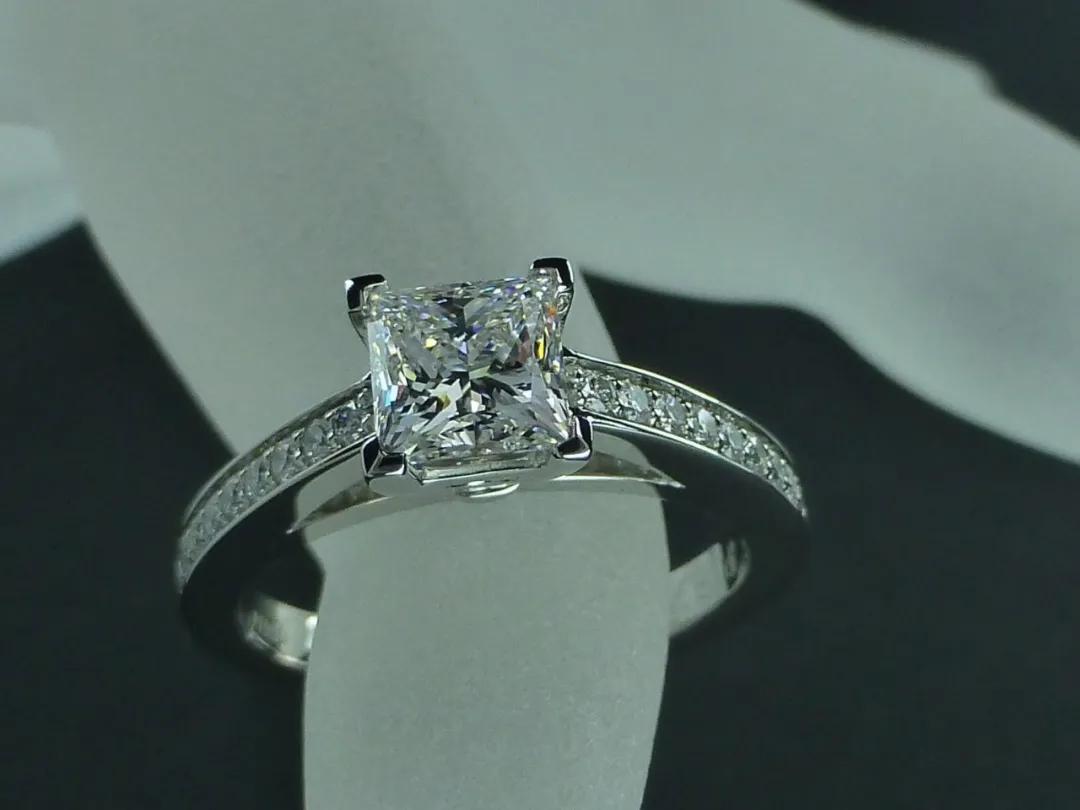 鉆石黃金首飾進(jìn)口外貿(mào)代理